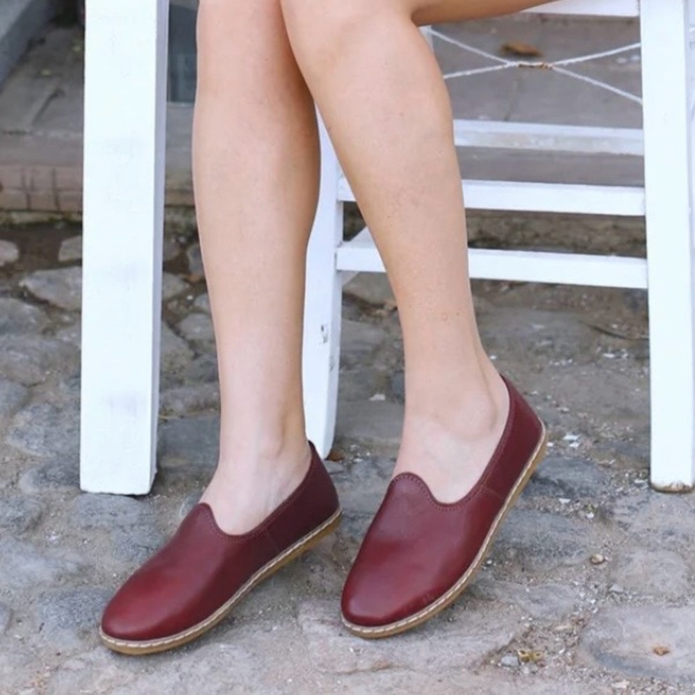 CHARIX ISTANBUL SLIP-ON FLATS, BORDEAUX, SIZE 7. - Picture 3 of 14